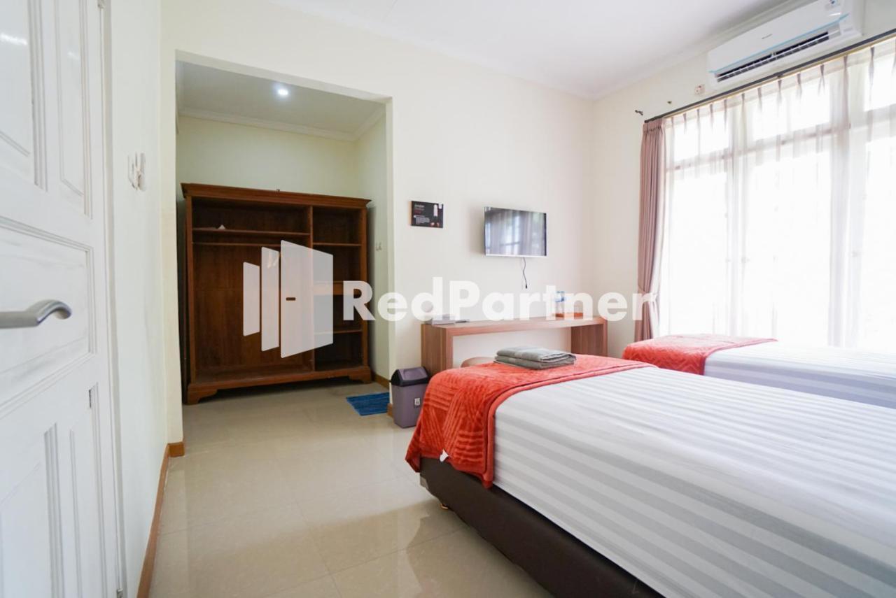Fazza Syariah Mitra Reddoorz Jacarta Exterior foto