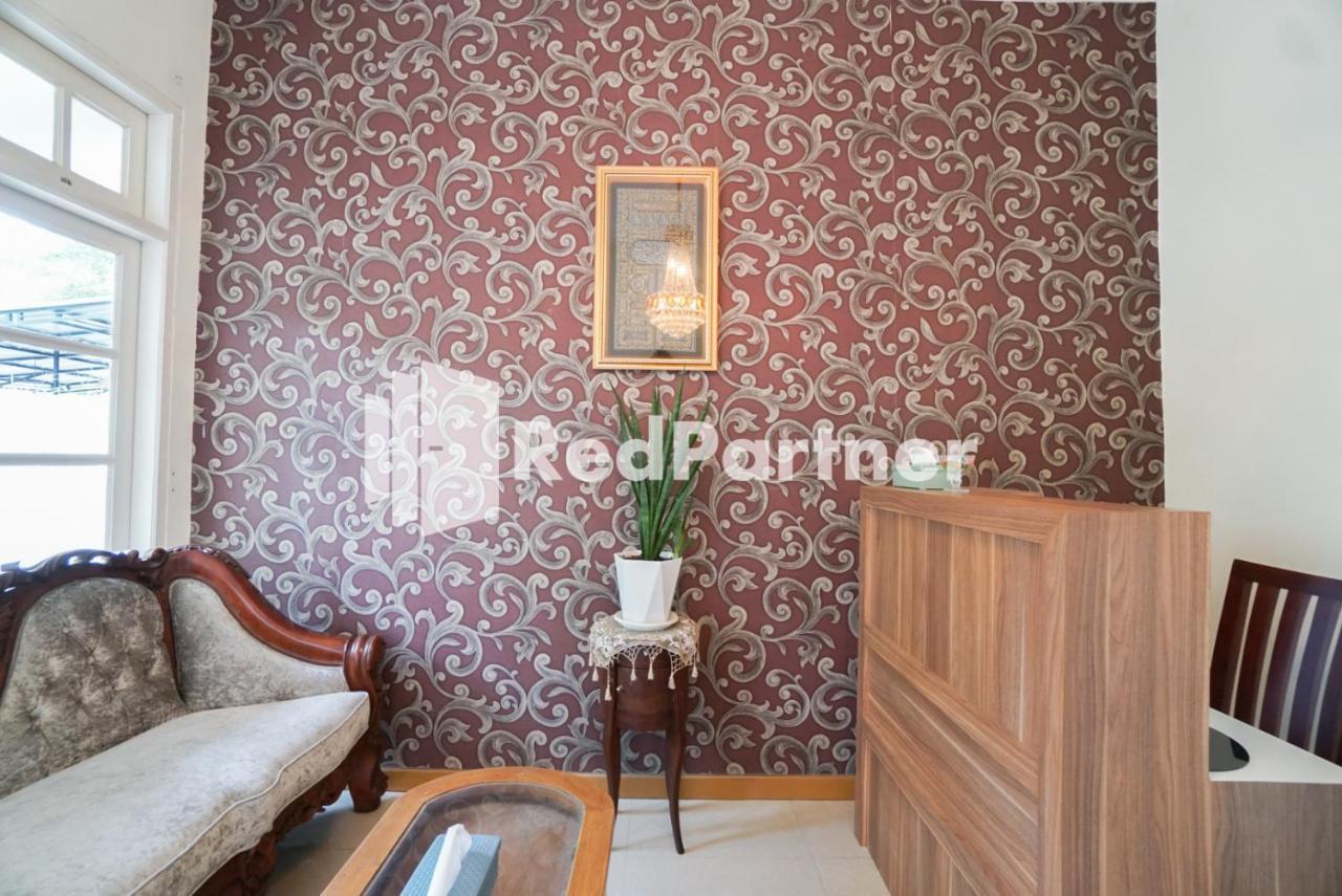 Fazza Syariah Mitra Reddoorz Jacarta Exterior foto