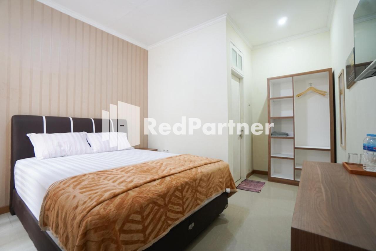 Fazza Syariah Mitra Reddoorz Jacarta Exterior foto