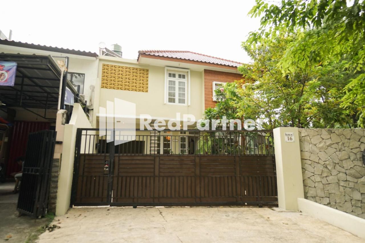 Fazza Syariah Mitra Reddoorz Jacarta Exterior foto